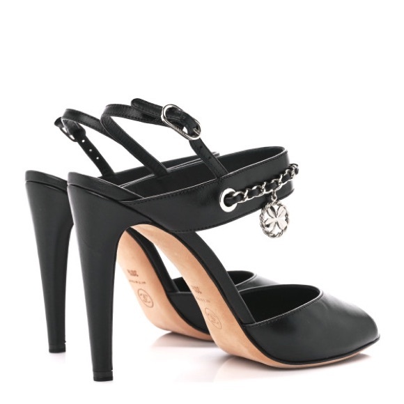 ✨CHANEL LAMBSKIN CC CHAIN SANDALS🌹 - Picture 6 of 7